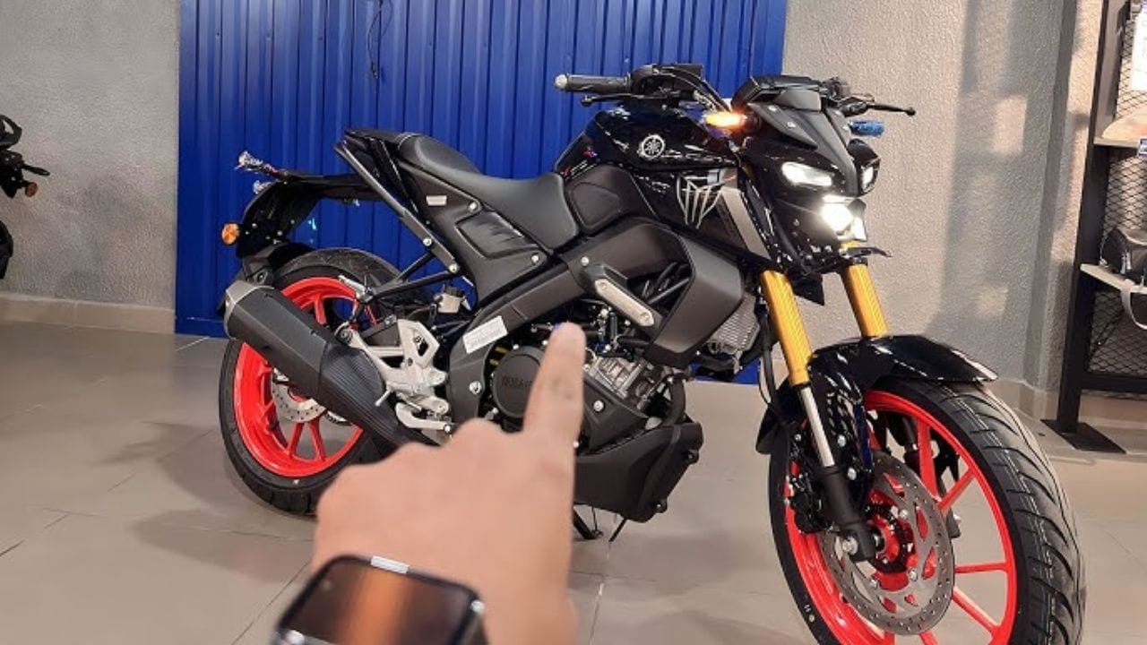 Yamaha MT-15 बाइक की कीमत, फीचर्स, माइलेज और परफॉर्मेंस के बारे में जानें। यह स्टाइलिश और फ्यूल एफिशिएंट बाइक युवाओं के लिए परफेक्ट ऑप्शन है।