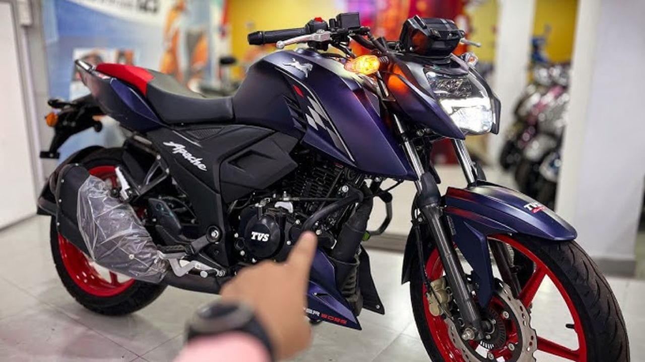TVS Apache RTR 160 V4 एक स्पोर्ट्स बाइक है जो दमदार परफॉर्मेंस, शानदार माइलेज और स्टाइलिश लुक के साथ आती है। जानें इसकी कीमत, फीचर्स और माइलेज।