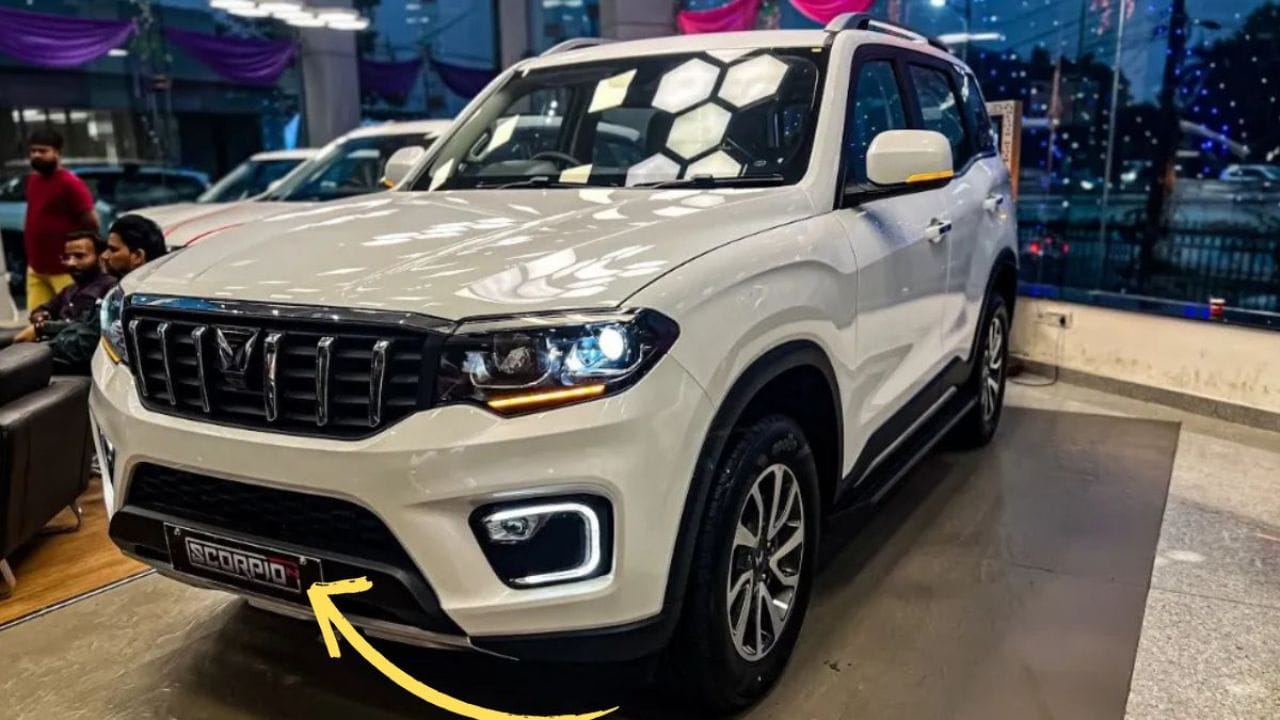 Mahindra Scorpio N आई है दमदार इंजन और शानदार फीचर्स के साथ। जानिए इसके पेट्रोल-डीज़ल वेरिएंट, कीमत, माइलेज और EMI प्लान की पूरी जानकारी।