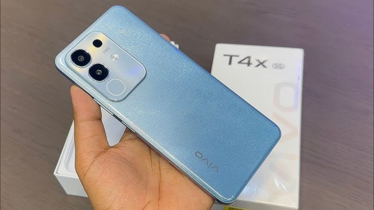 Vivo T4x 5G एक ऐसा स्मार्टफोन है जो 13,999 की कीमत में शानदार बैटरी, तेज प्रोसेसर और स्मूथ डिस्प्ले देता है। जानिए इसके फीचर्स और कीमत की पूरी डिटेल।