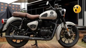 2025 में लॉन्च हुआ Royal Enfield Classic 350 अब पहले से भी ज्यादा स्टाइलिश, पावरफुल व कम्फ़र्टेबल बन चुका है। जानिए इसकी पूरी स्पेसिफिकेशन, कीमत, माइलेज व क्यों यह युवाओं की पहली पसंद बनती जा रही है।
